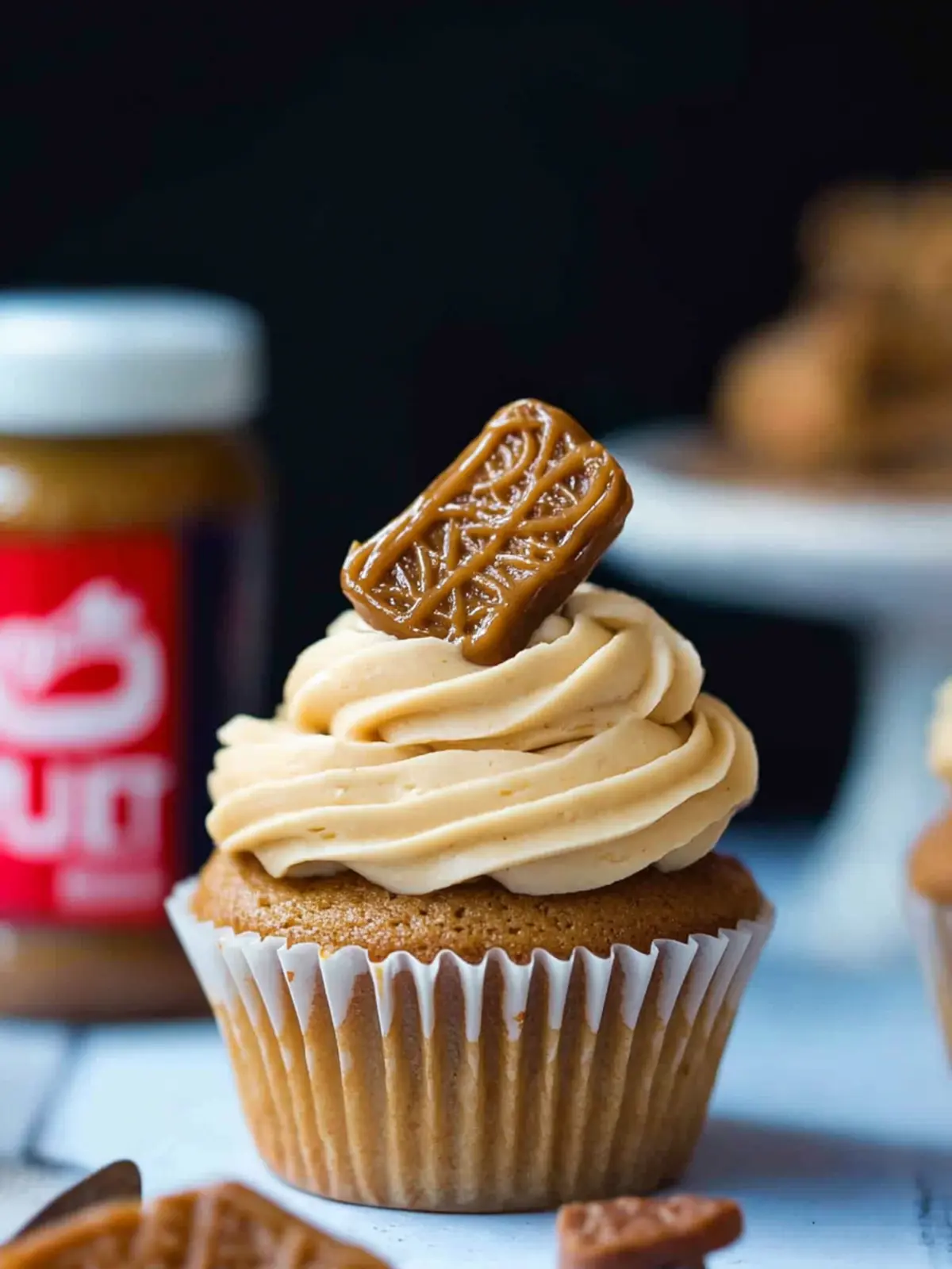 Biscoff Cupcakes with Lotus Biscoff Spread Surprise Inside 2 Biscoff Cupcakes with a Lotus Biscoff Spread Centre