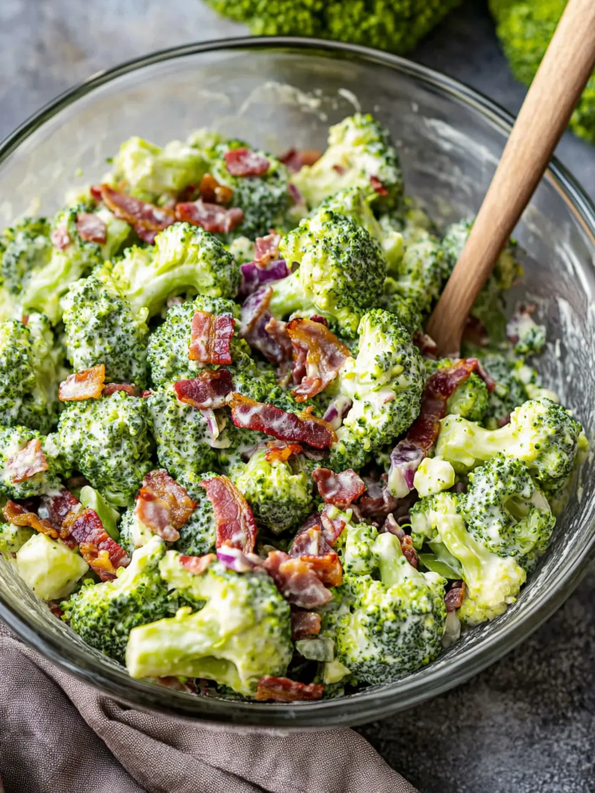 Crunchy Broccoli Salad with Bacon That's Perfectly Irresistible 4 Crunchy Broccoli Salad with Bacon